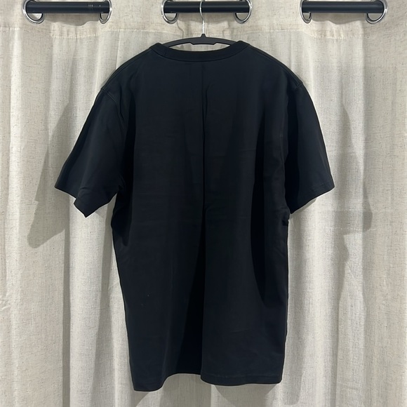 Uniqlo large t-shirt - Picture 2 of 2